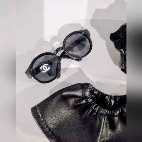 Labubu Stylish Faux Black Leather Outfit With Hat - Picture 3 of 6